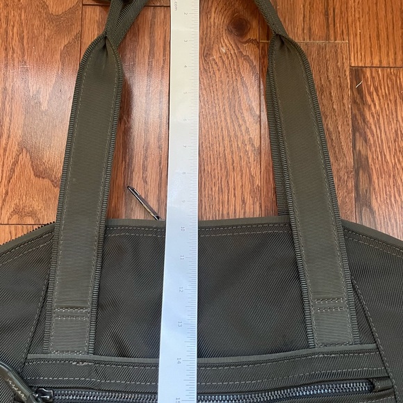 COPY - Lululemon go getter duffle - Picture 7 of 8